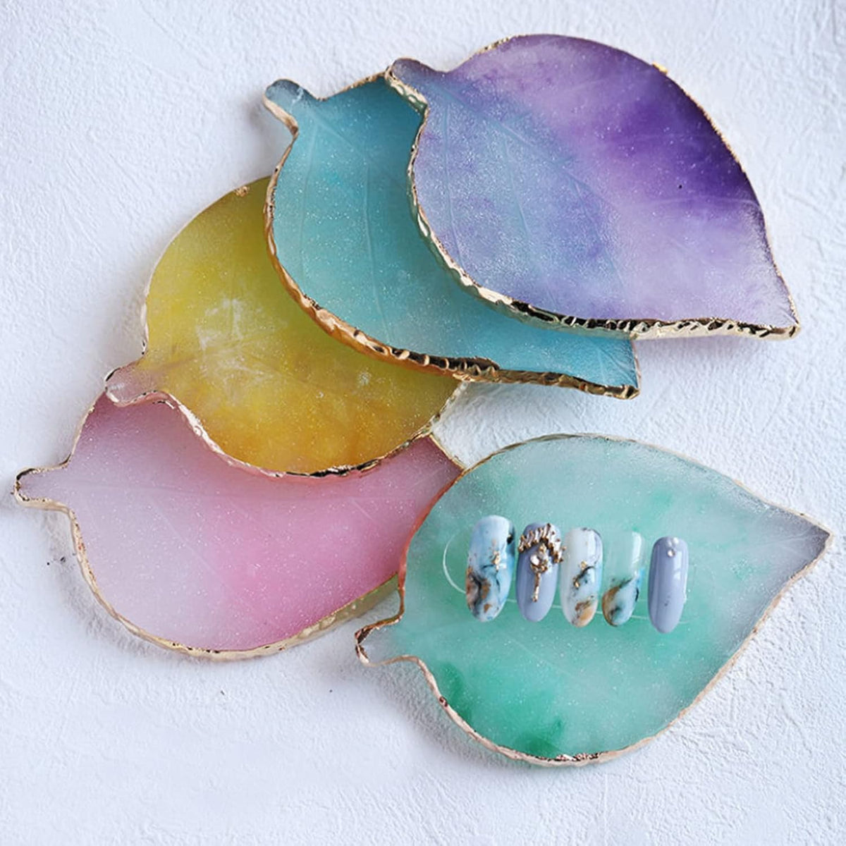 1 Piece Nail Art Palette Nail Polish Palette Mixing Palette Makeup Plate Nail Plate for Nail Art Nail Tip Holder Nail Art Display (gray leaf)